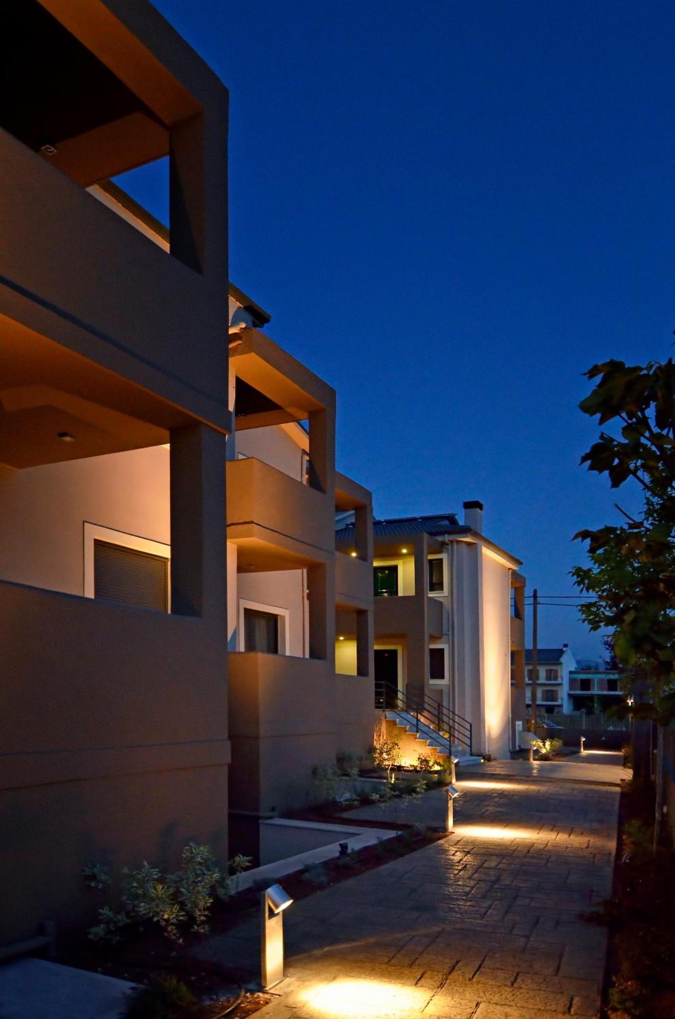 Ellopia Point Hotel Ioannina Bagian luar foto
