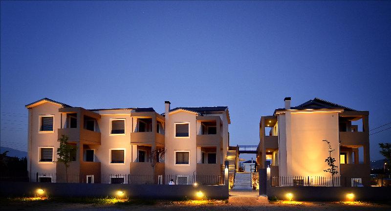 Ellopia Point Hotel Ioannina Bagian luar foto