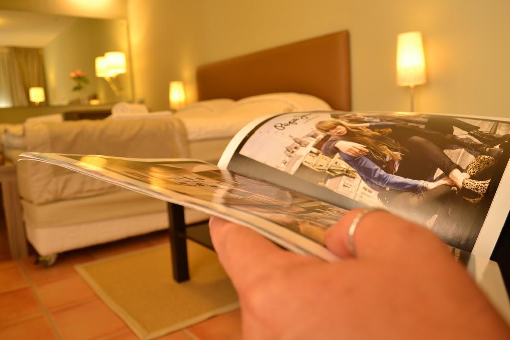 Ellopia Point Hotel Ioannina Bagian luar foto